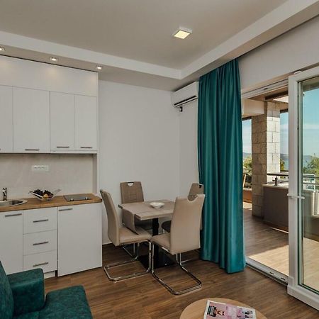 Apartmani Beko Херцег Нови Екстериор снимка