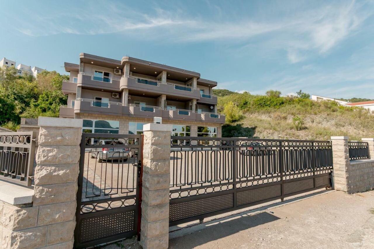 Apartmani Beko Херцег Нови Екстериор снимка